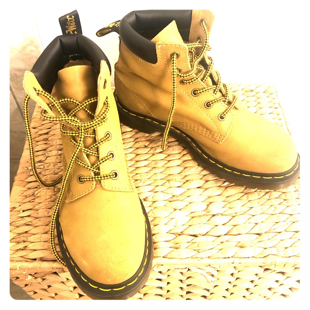 Dr. Martens 939  6 eyelet boots